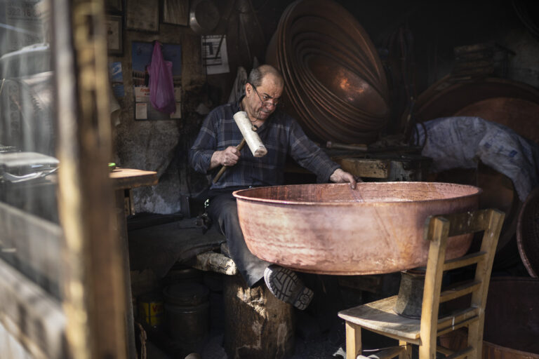 Rencontres au sommet d’un gratte-ciel, dans un labyrinthe de saveurs et de couleurs et au pied d’un étang sacré