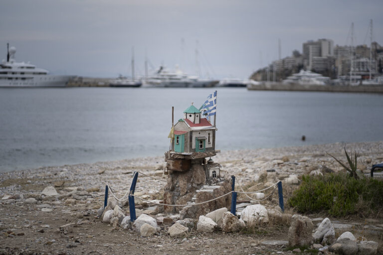 De la quiétude rurale de Zitsa à l’effervescence urbaine d’Athènes